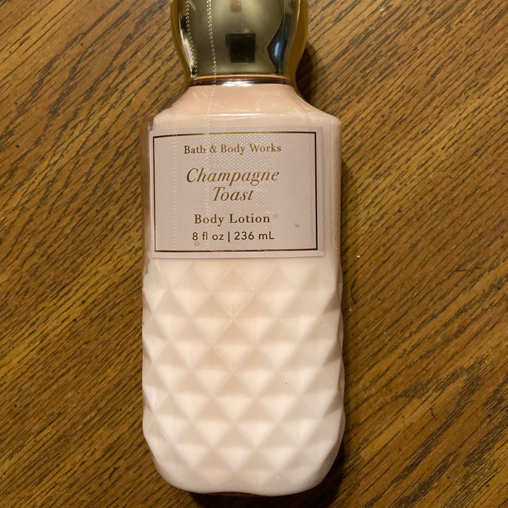 Bath & Body Works Body Lotion - Picture 1 of 2